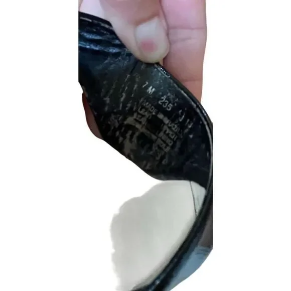 Tory Burch Cameron Sandal 7M Wedge Thong Black Patent Leather Gold Logo - Picture 7 of 9